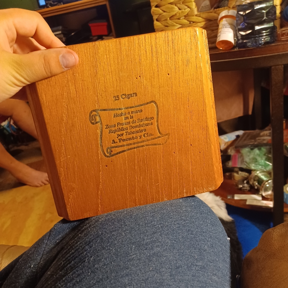 Cigarette Box - Picture 2 of 4
